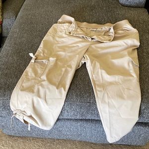 Zenergy by Chico’s tan cargo capri pants